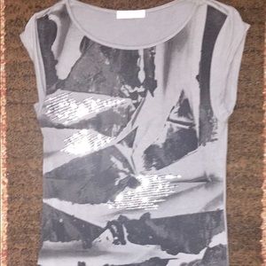 Woman’s Top Size Medium